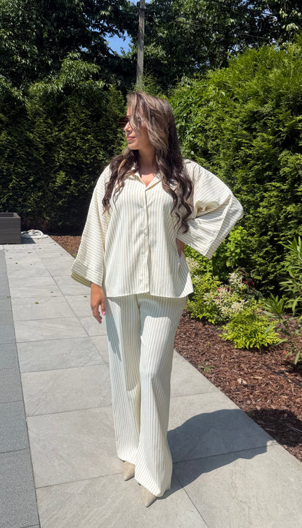 Gestreept setje beige