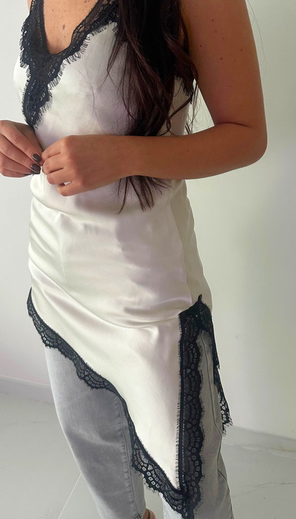 Beige top satijn kant