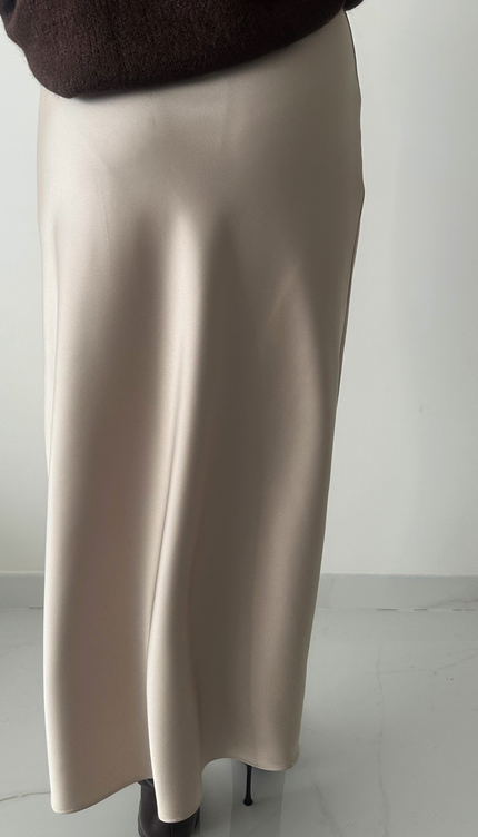 Lange ecru satijnen rok