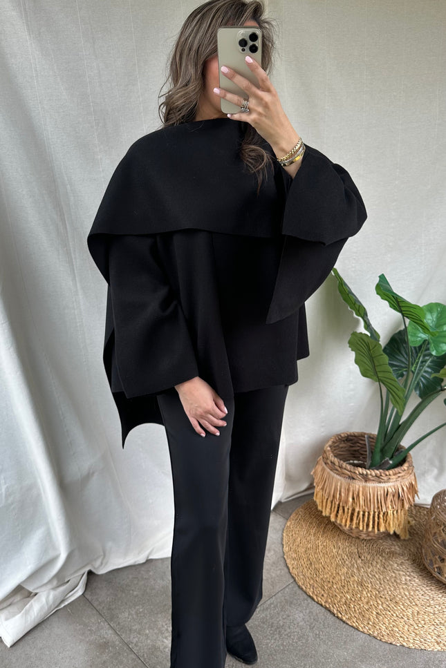 Zwarte cape ELARA