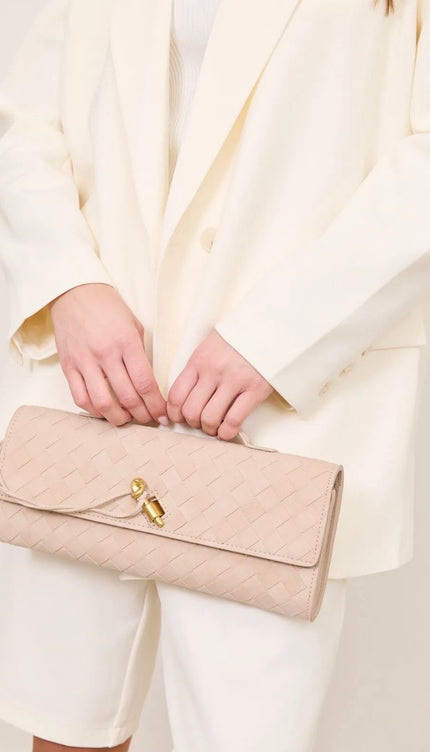 Trendy clutch beige