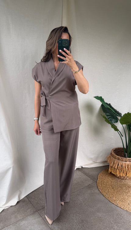 Taupe setje MINA