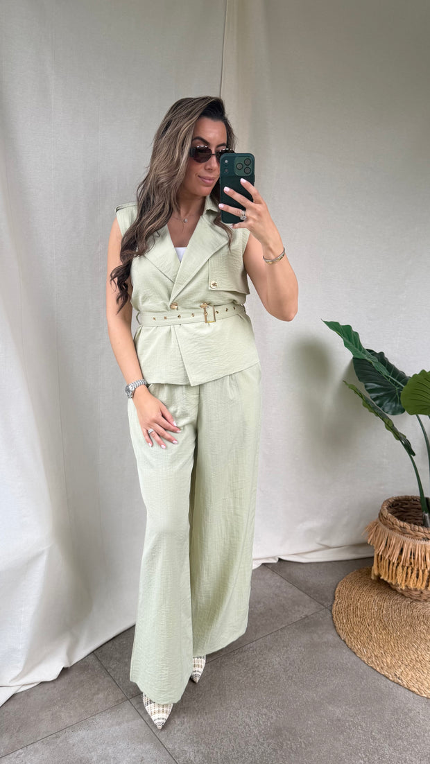 <h4>Easy days, good style</h4>